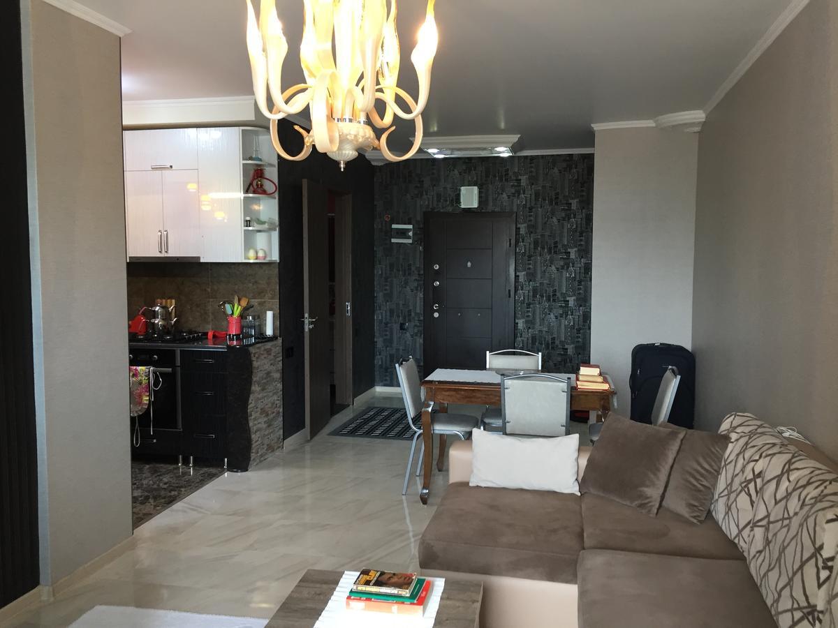 Apartment In Yalchin Star Residence Batoumi Extérieur photo